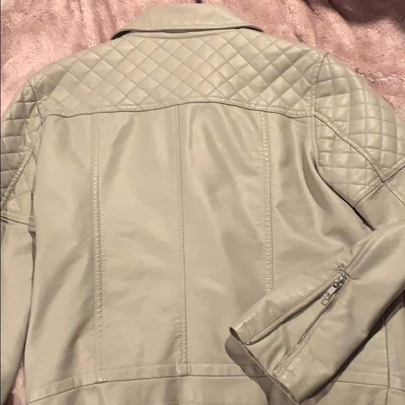 Jacket - Picture 5 of 5